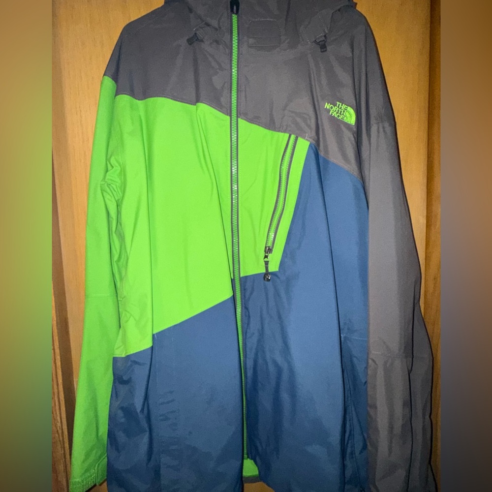 The North Face Men's Vibrant Green, Navy and Gray winter ski jacket
